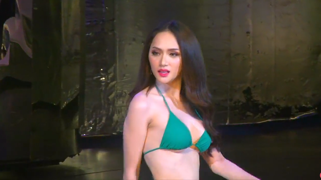 Hương Giang khoe body nóng bỏng trong vòng thi bikini HH Chuyển giới Quốc tế